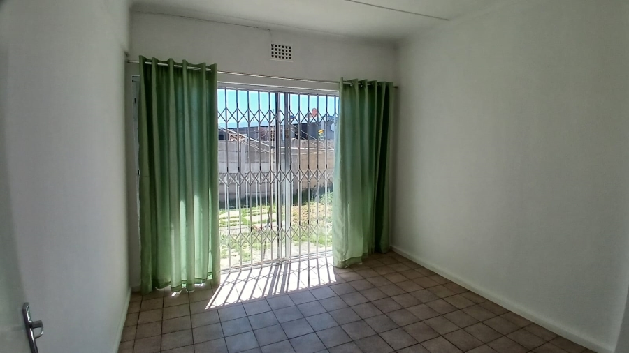 To Let 5 Bedroom Property for Rent in Churchill Estate Western Cape